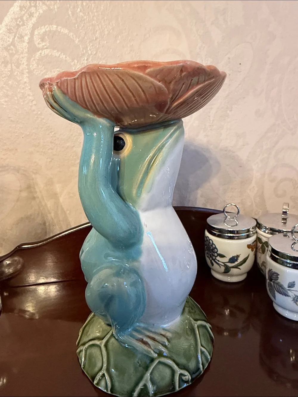 Vintage ceramic frog dish